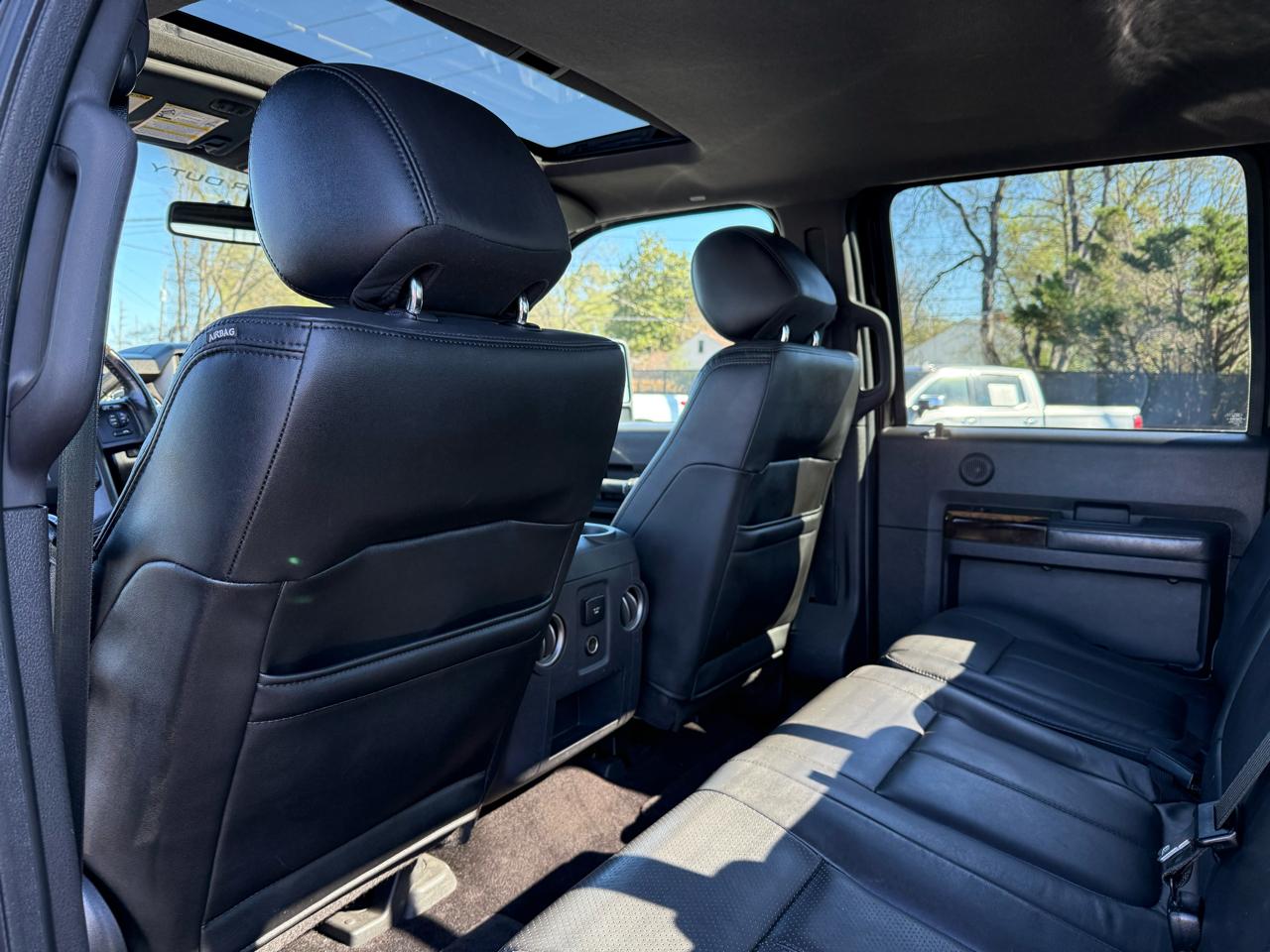 Ford Super Duty F-350 SRW Platinum 4WD Crew Cab 6.75' Box 2015