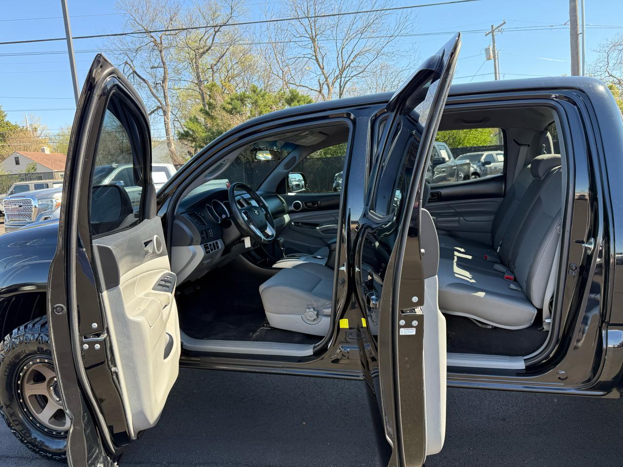 Toyota Tacoma 4WD Double Cab V6 AT TRD Off Road (Natl) 2014