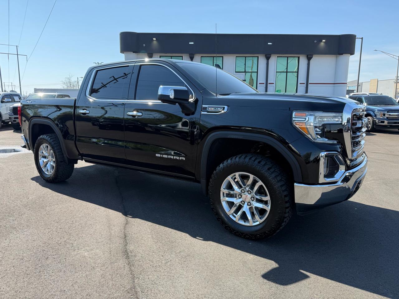 GMC Sierra 1500 4WD Crew Cab 143.5" SLT 2020