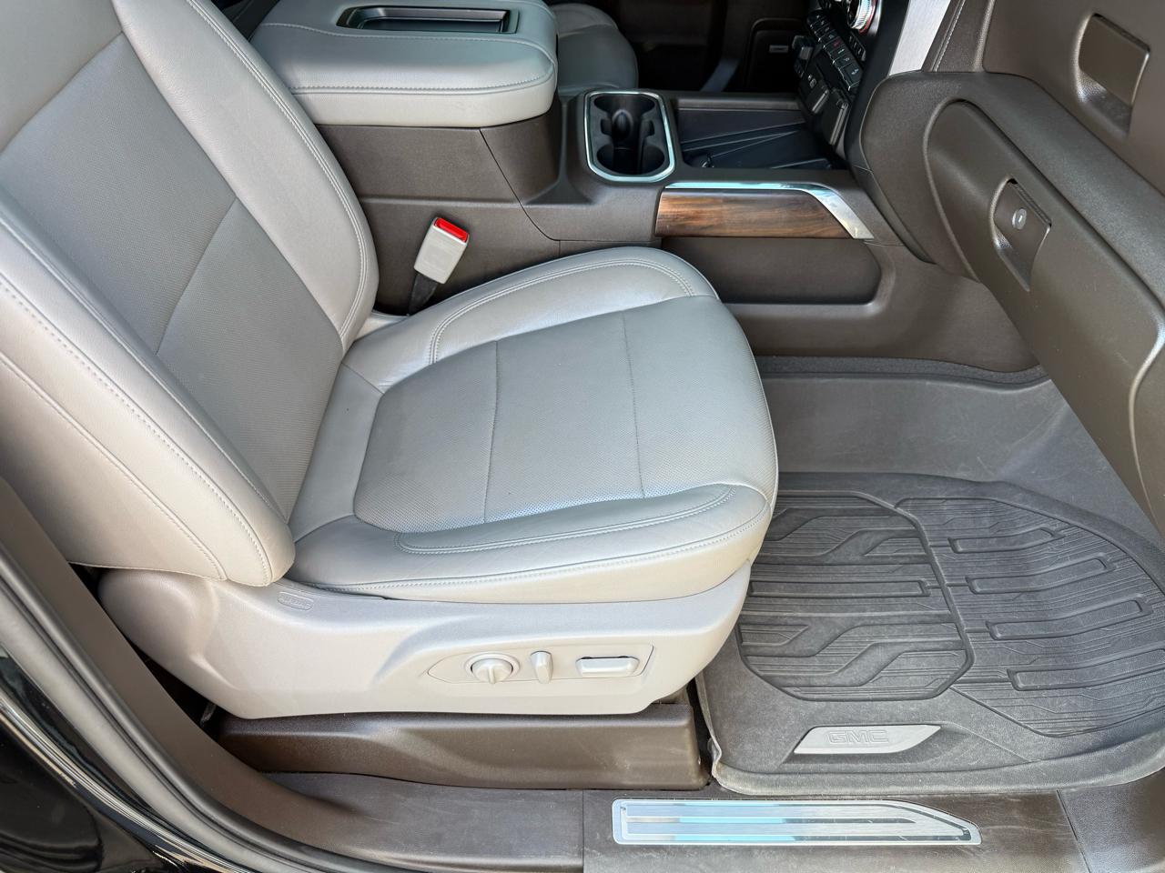 GMC Sierra 1500 4WD Crew Cab 143.5" SLT 2020