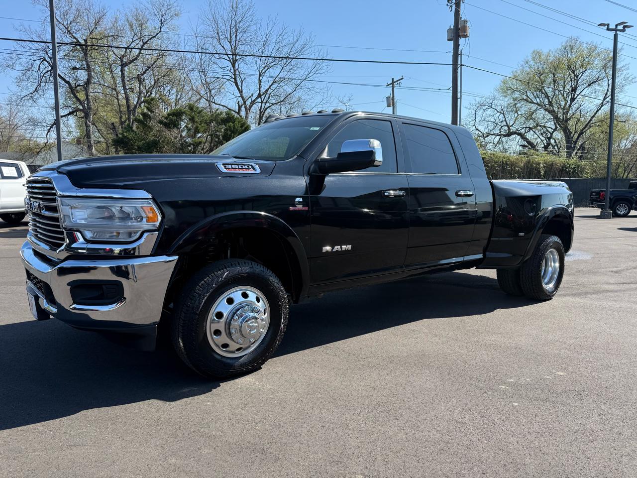 RAM 3500 Laramie 4x4 Mega Cab 6'4" Box 2022