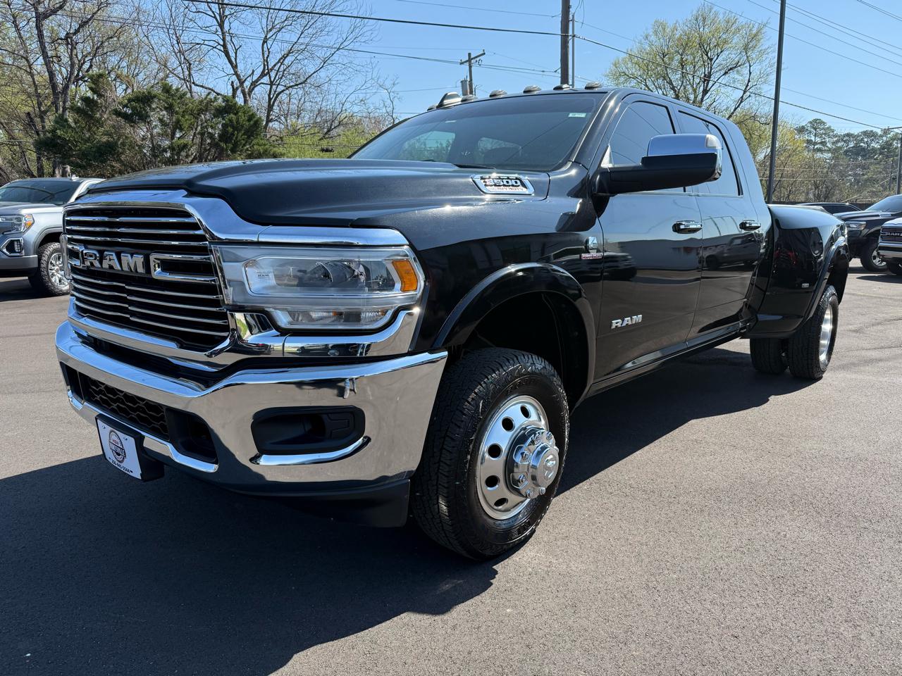 RAM 3500 Laramie 4x4 Mega Cab 6'4" Box 2022
