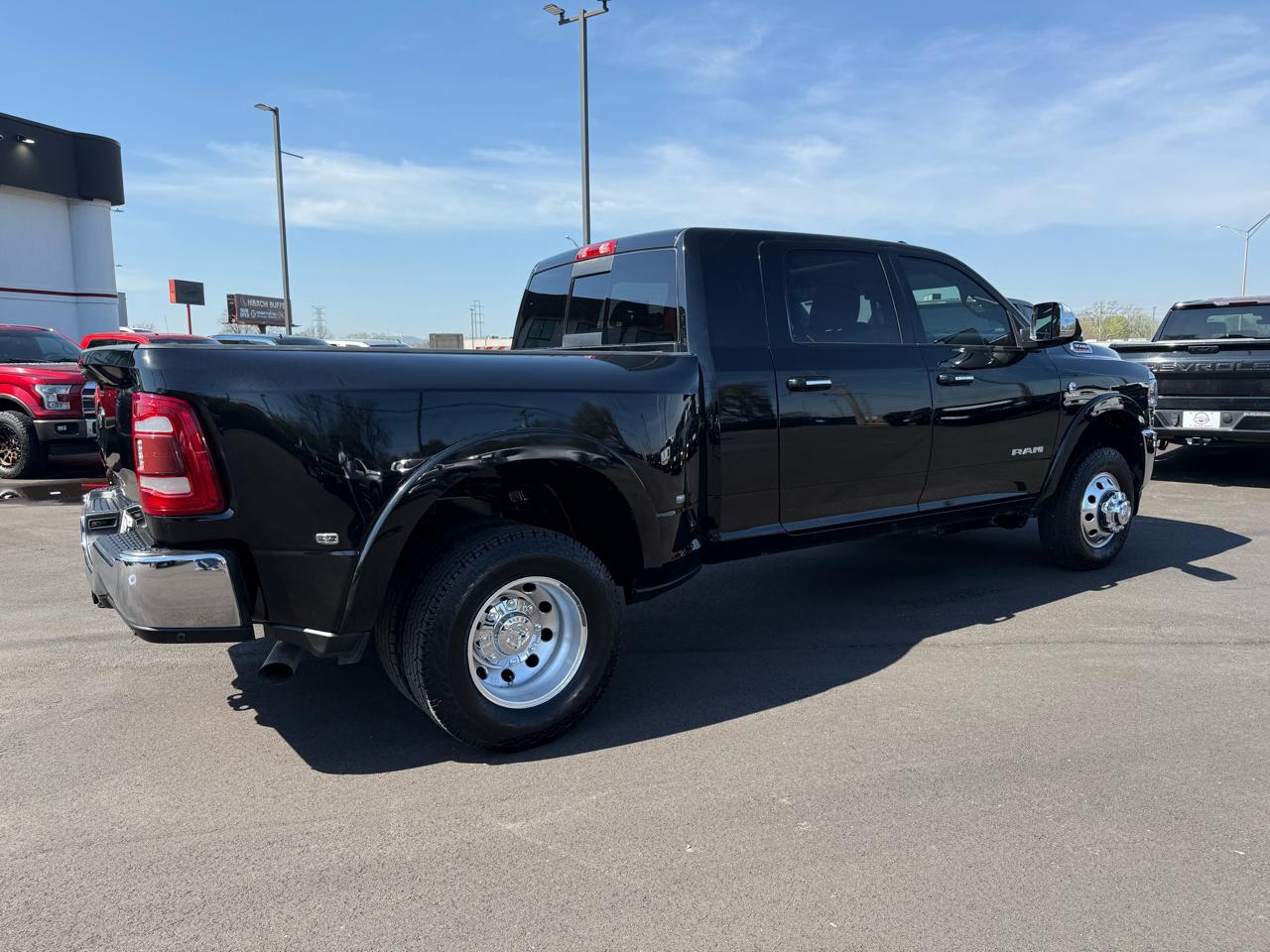 RAM 3500 Laramie 4x4 Mega Cab 6'4" Box 2022