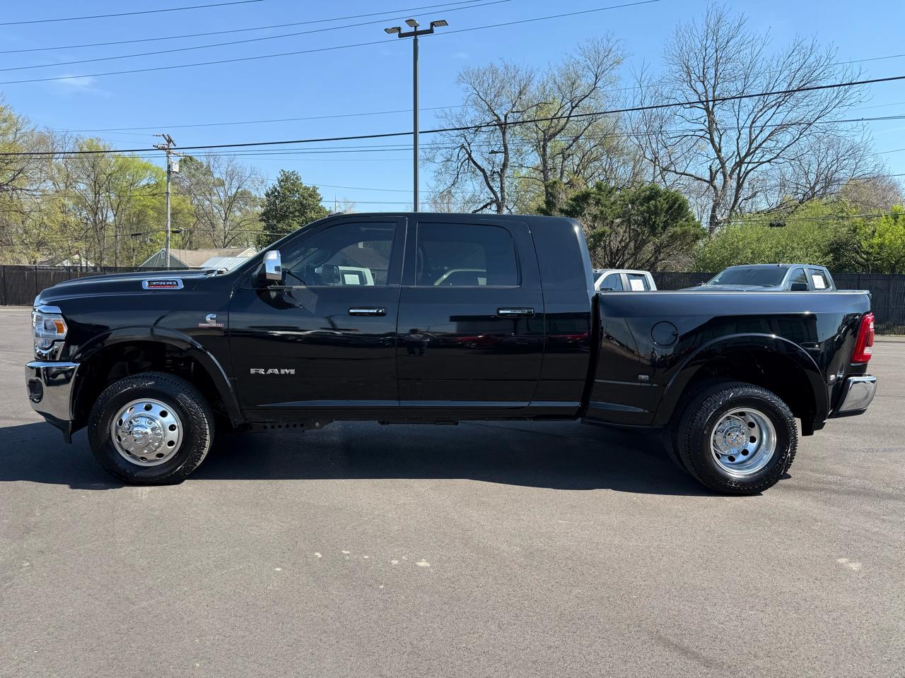 RAM 3500 Laramie 4x4 Mega Cab 6'4" Box 2022