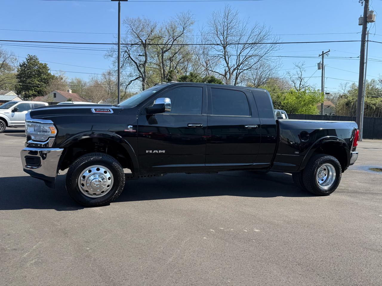 RAM 3500 Laramie 4x4 Mega Cab 6'4" Box 2022