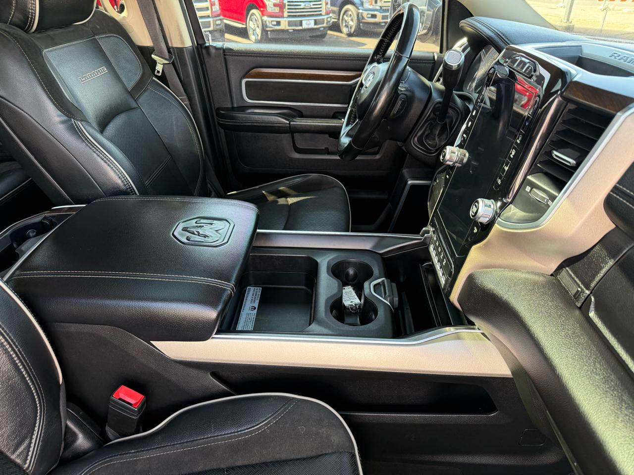 RAM 3500 Laramie 4x4 Mega Cab 6'4" Box 2022