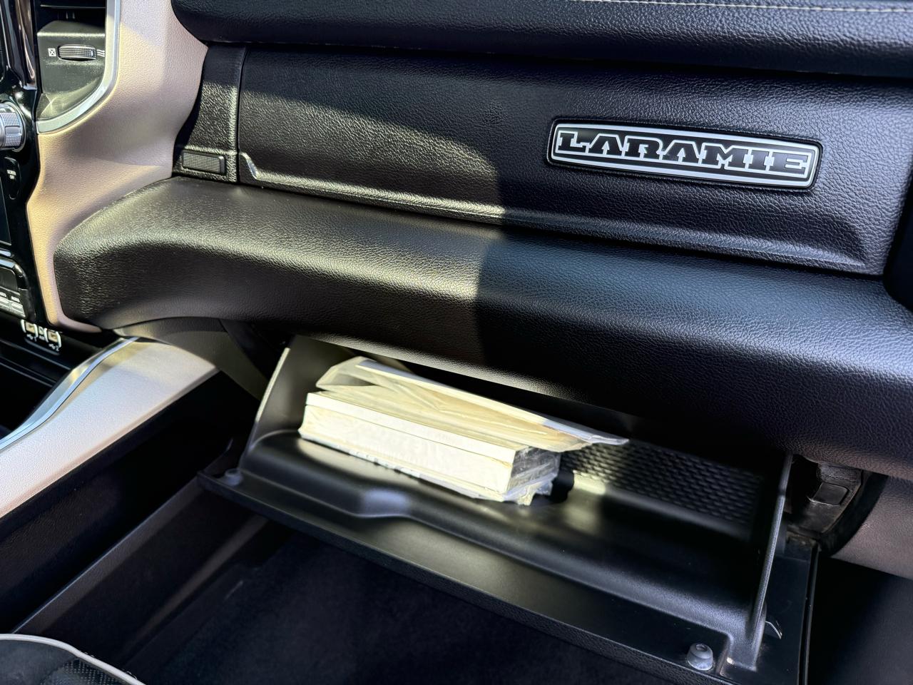 RAM 3500 Laramie 4x4 Mega Cab 6'4" Box 2022