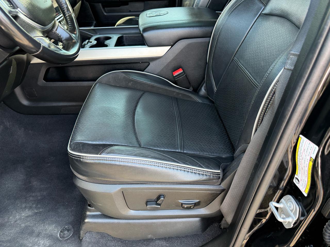 RAM 3500 Laramie 4x4 Mega Cab 6'4" Box 2022