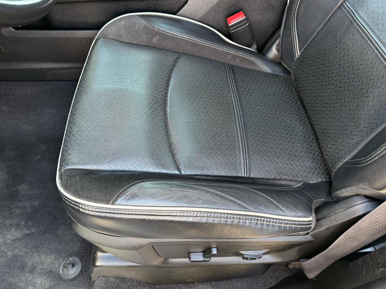 RAM 3500 Laramie 4x4 Mega Cab 6'4" Box 2022