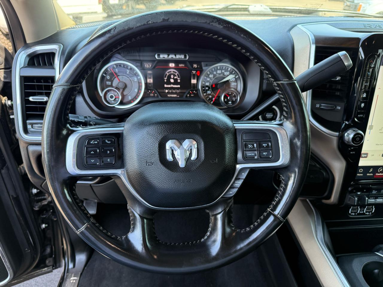 RAM 3500 Laramie 4x4 Mega Cab 6'4" Box 2022