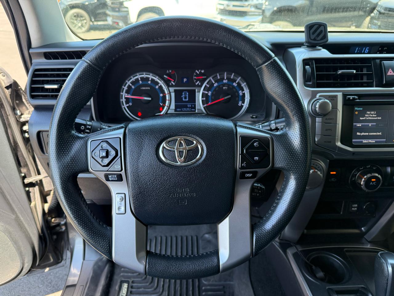 Toyota 4Runner RWD 4dr V6 SR5 Premium (Natl) 2016