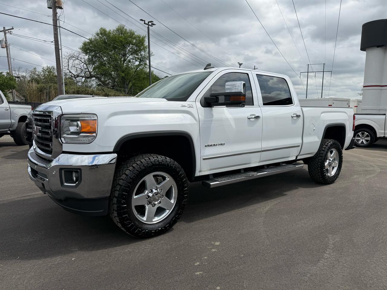 GMC Sierra 2500HD available WiFi 4WD Crew Cab 153.7" SLT 2015
