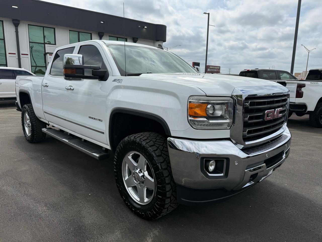 GMC Sierra 2500HD available WiFi 4WD Crew Cab 153.7" SLT 2015