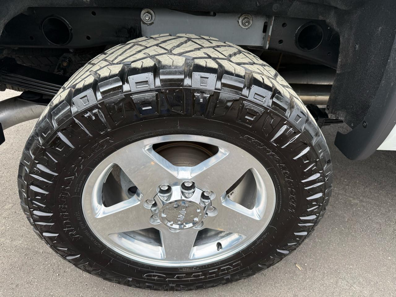 GMC Sierra 2500HD available WiFi 4WD Crew Cab 153.7" SLT 2015