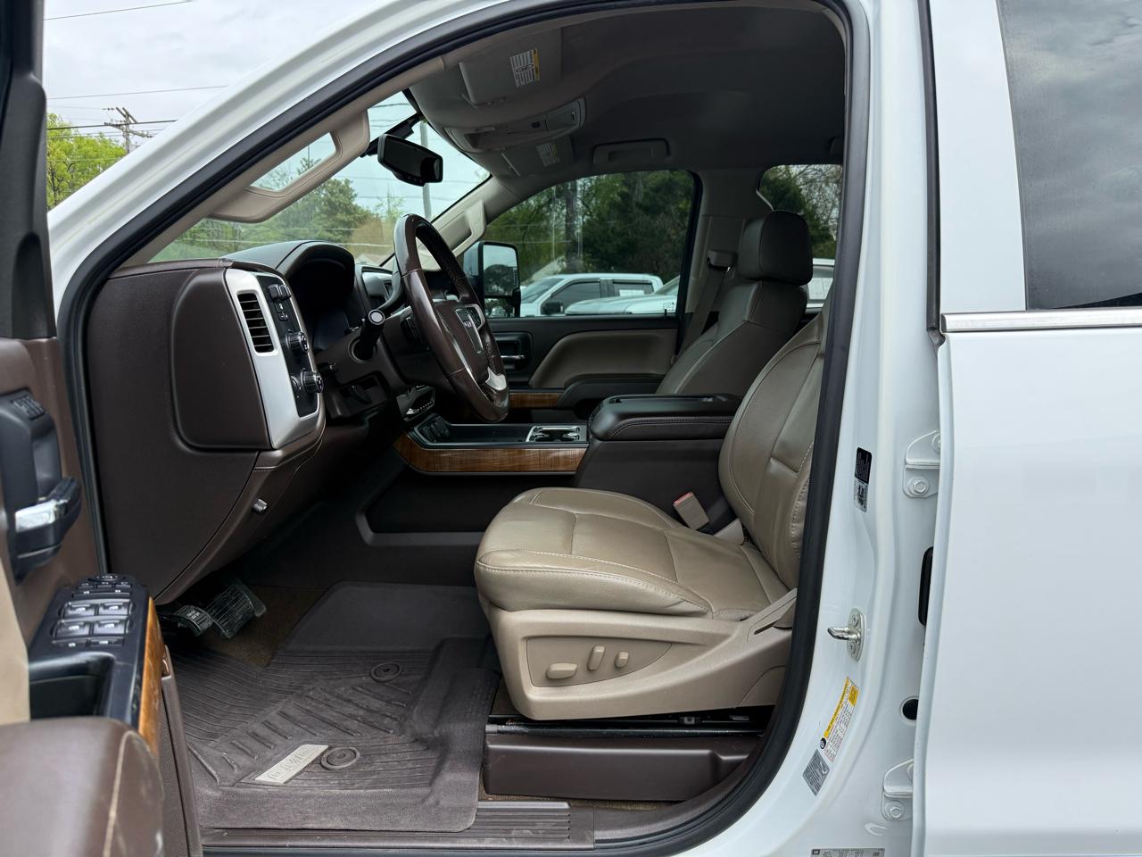 GMC Sierra 2500HD available WiFi 4WD Crew Cab 153.7" SLT 2015