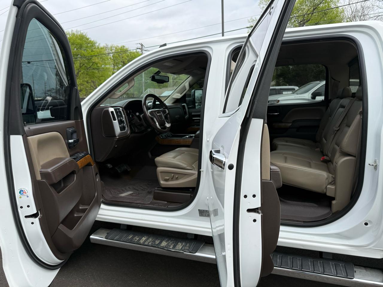 GMC Sierra 2500HD available WiFi 4WD Crew Cab 153.7" SLT 2015