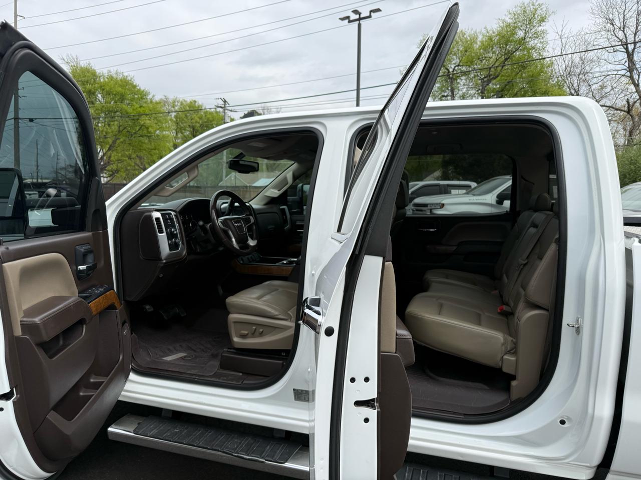 GMC Sierra 2500HD available WiFi 4WD Crew Cab 153.7" SLT 2015