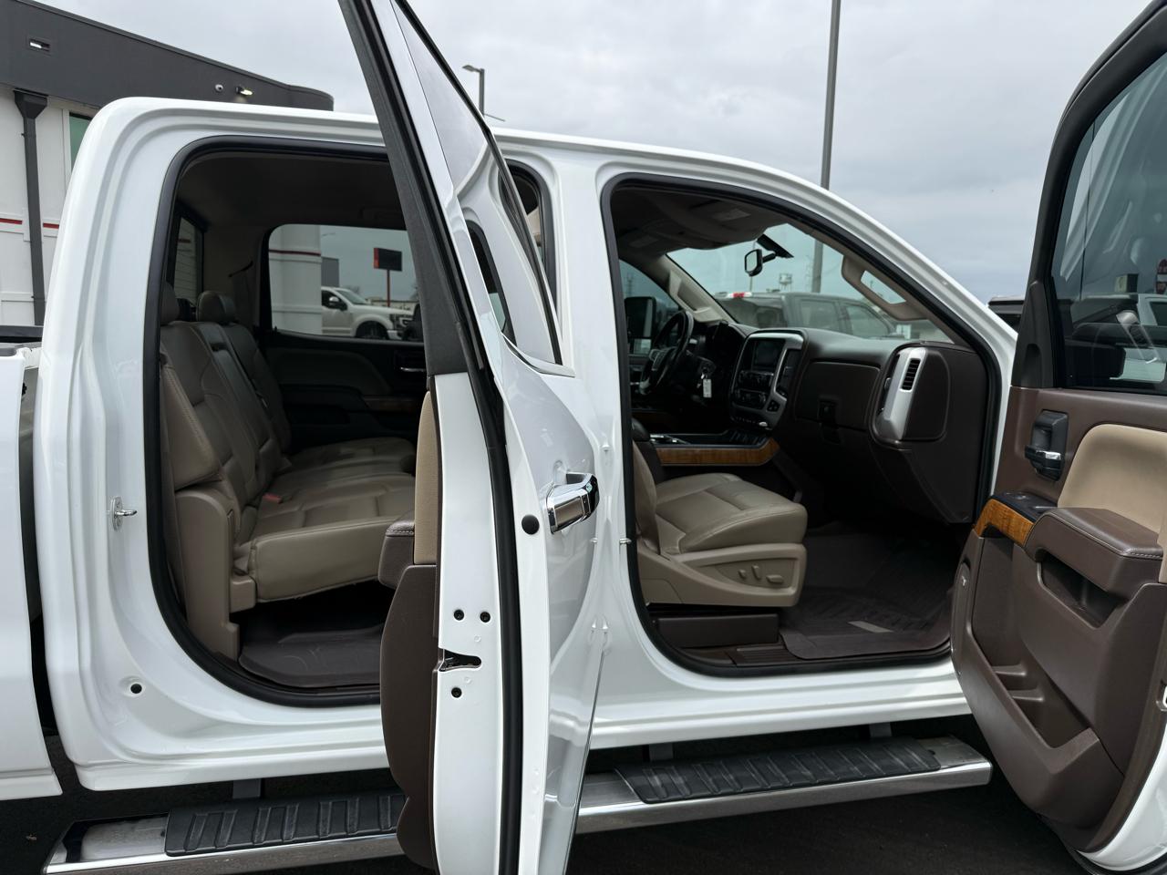 GMC Sierra 2500HD available WiFi 4WD Crew Cab 153.7" SLT 2015