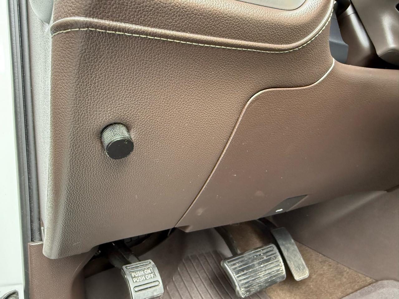 GMC Sierra 2500HD available WiFi 4WD Crew Cab 153.7" SLT 2015