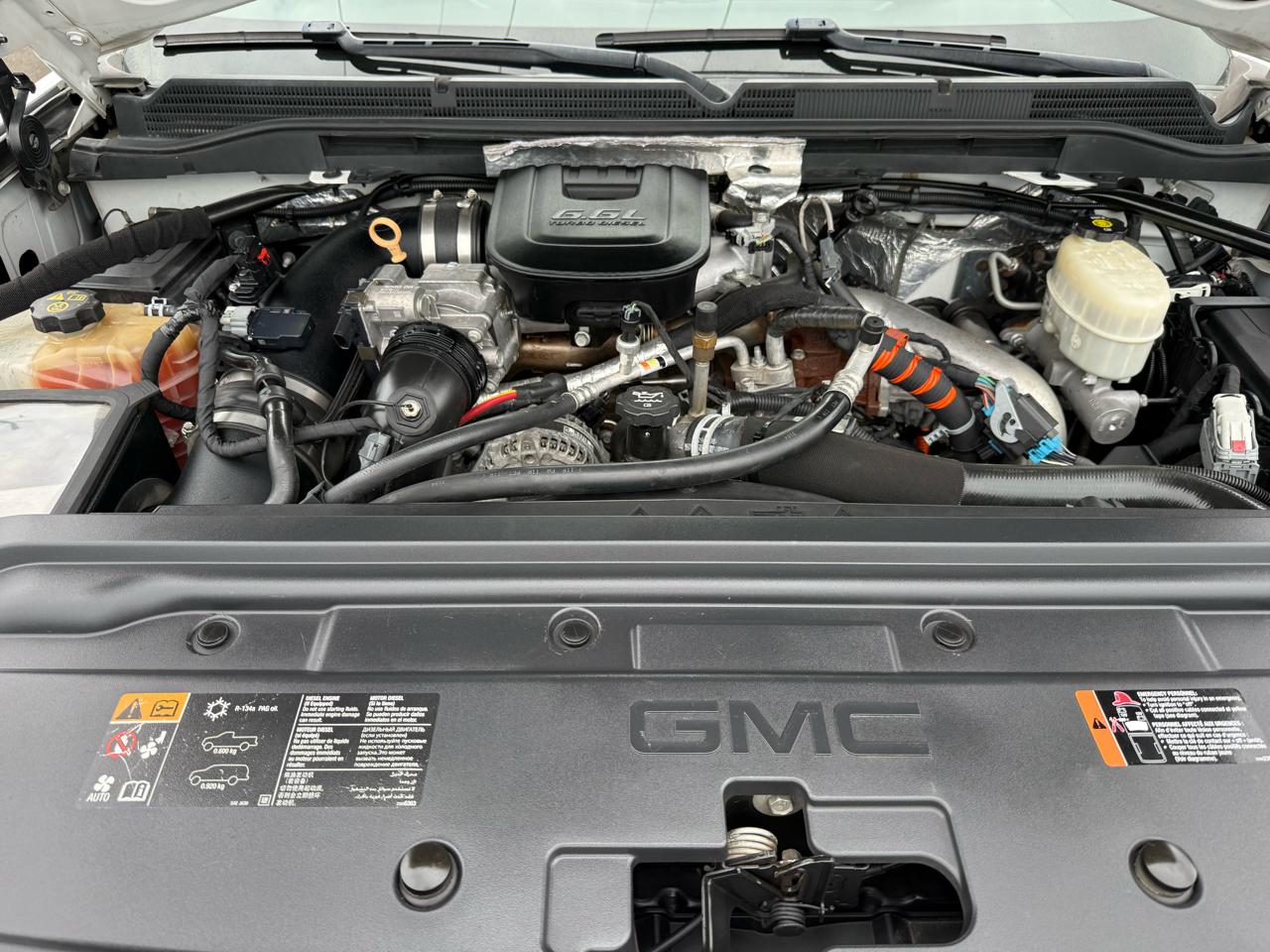 GMC Sierra 2500HD available WiFi 4WD Crew Cab 153.7" SLT 2015