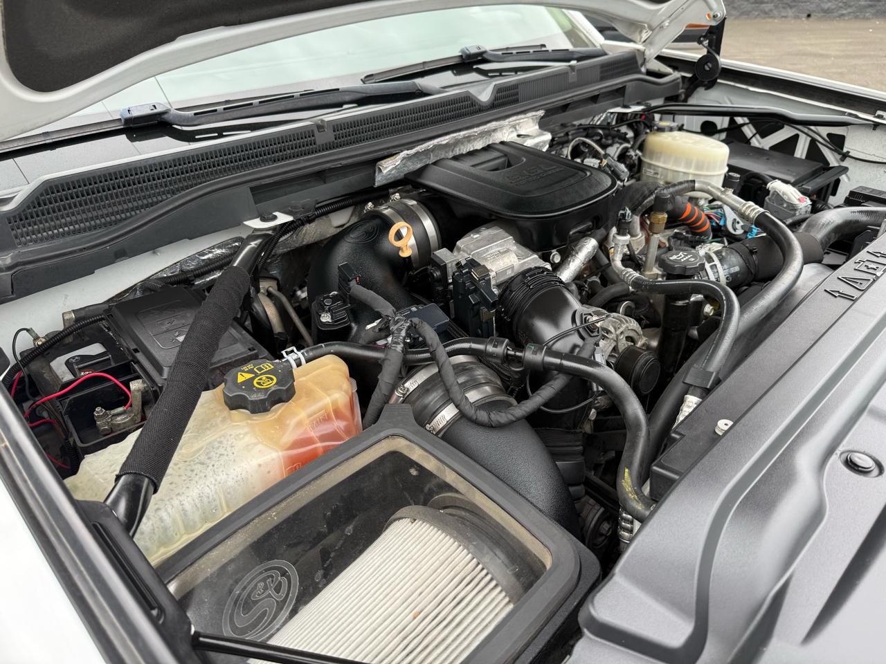 GMC Sierra 2500HD available WiFi 4WD Crew Cab 153.7" SLT 2015