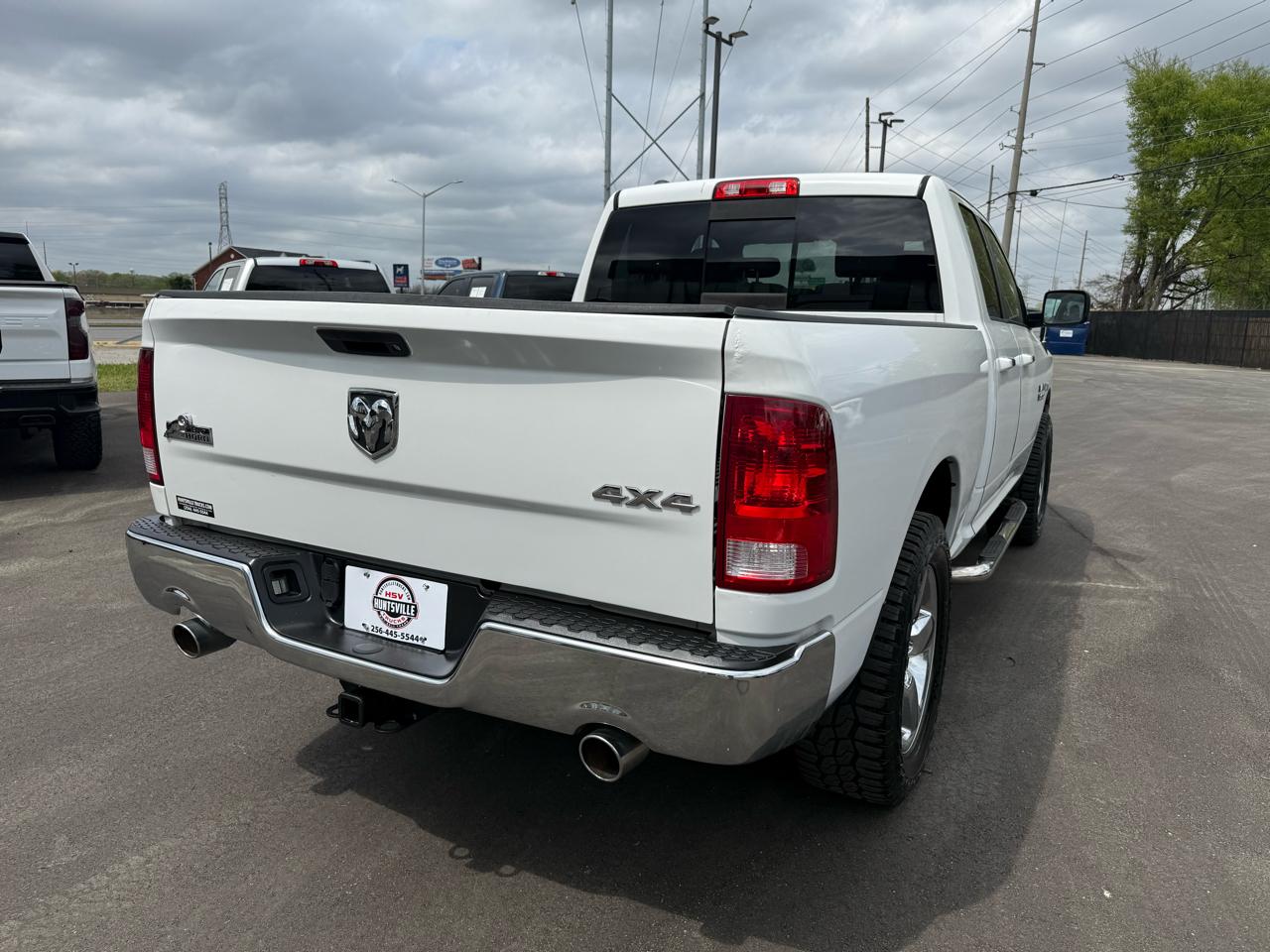 RAM 1500 4WD Quad Cab 140.5" Big Horn 2015