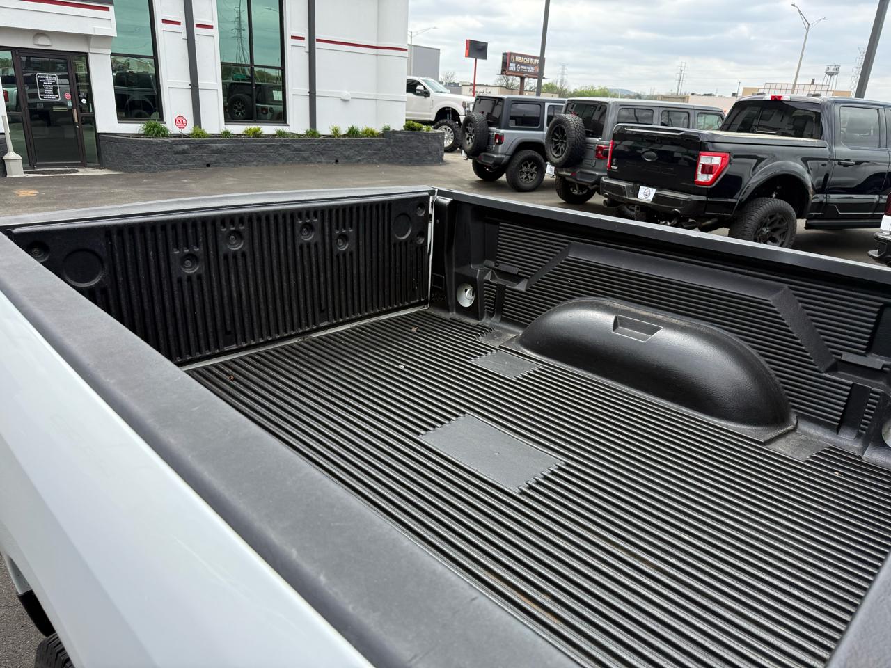 RAM 1500 4WD Quad Cab 140.5" Big Horn 2015