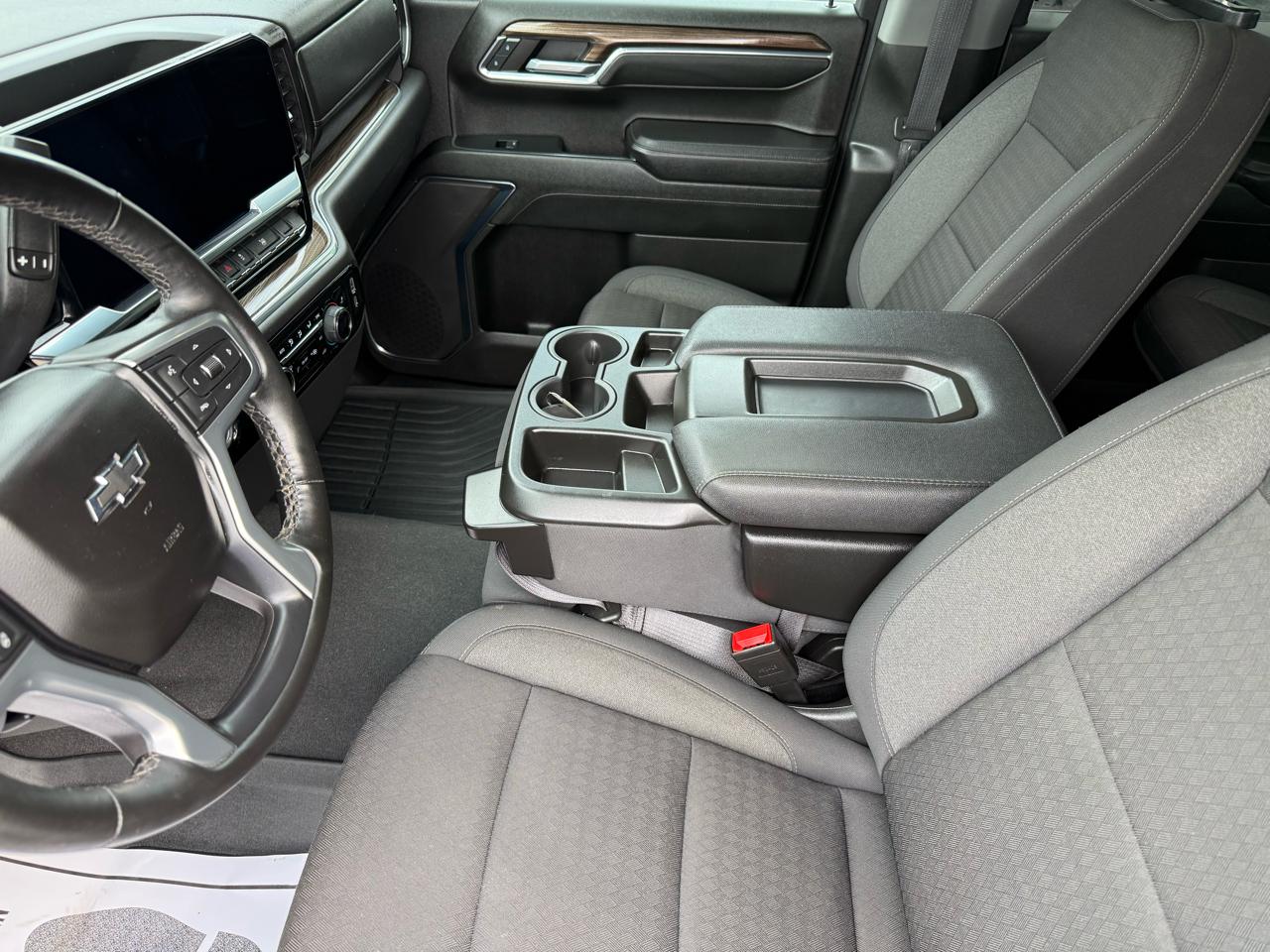 Chevrolet Silverado 1500 4WD Crew Cab 147" RST 2024