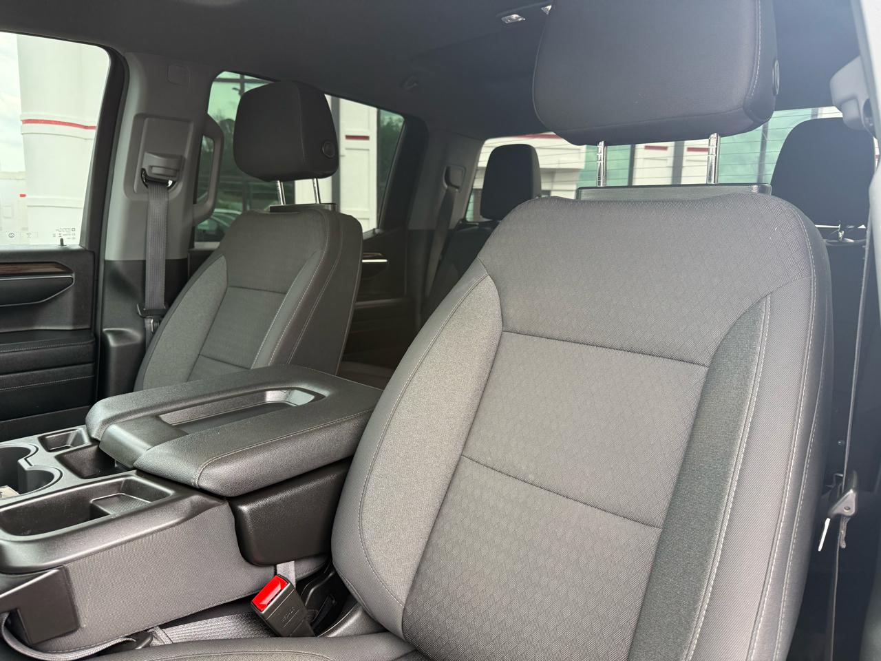 Chevrolet Silverado 1500 4WD Crew Cab 147" RST 2024