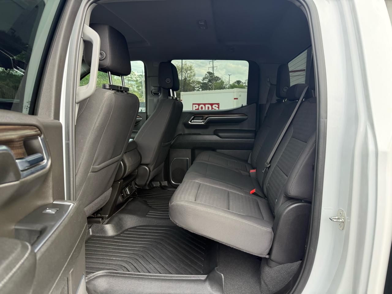 Chevrolet Silverado 1500 4WD Crew Cab 147" RST 2024