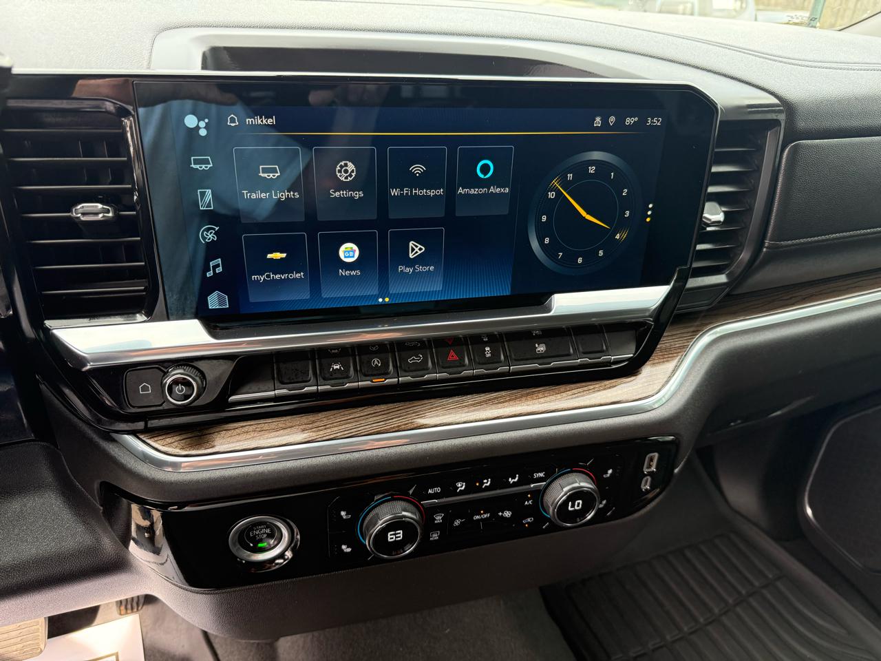 Chevrolet Silverado 1500 4WD Crew Cab 147" RST 2024