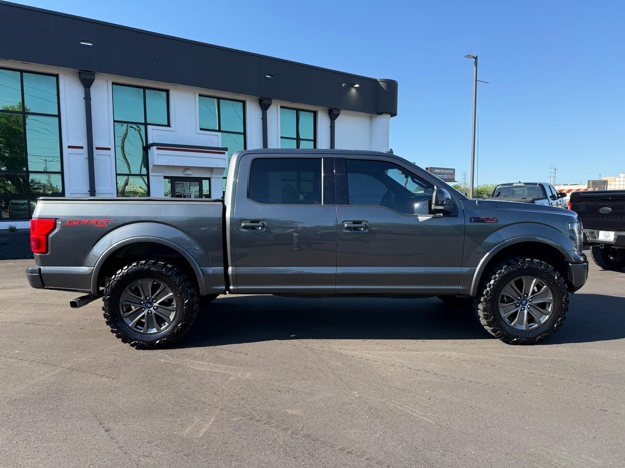 Ford F-150 4WD SuperCrew 139" Lariat 2018