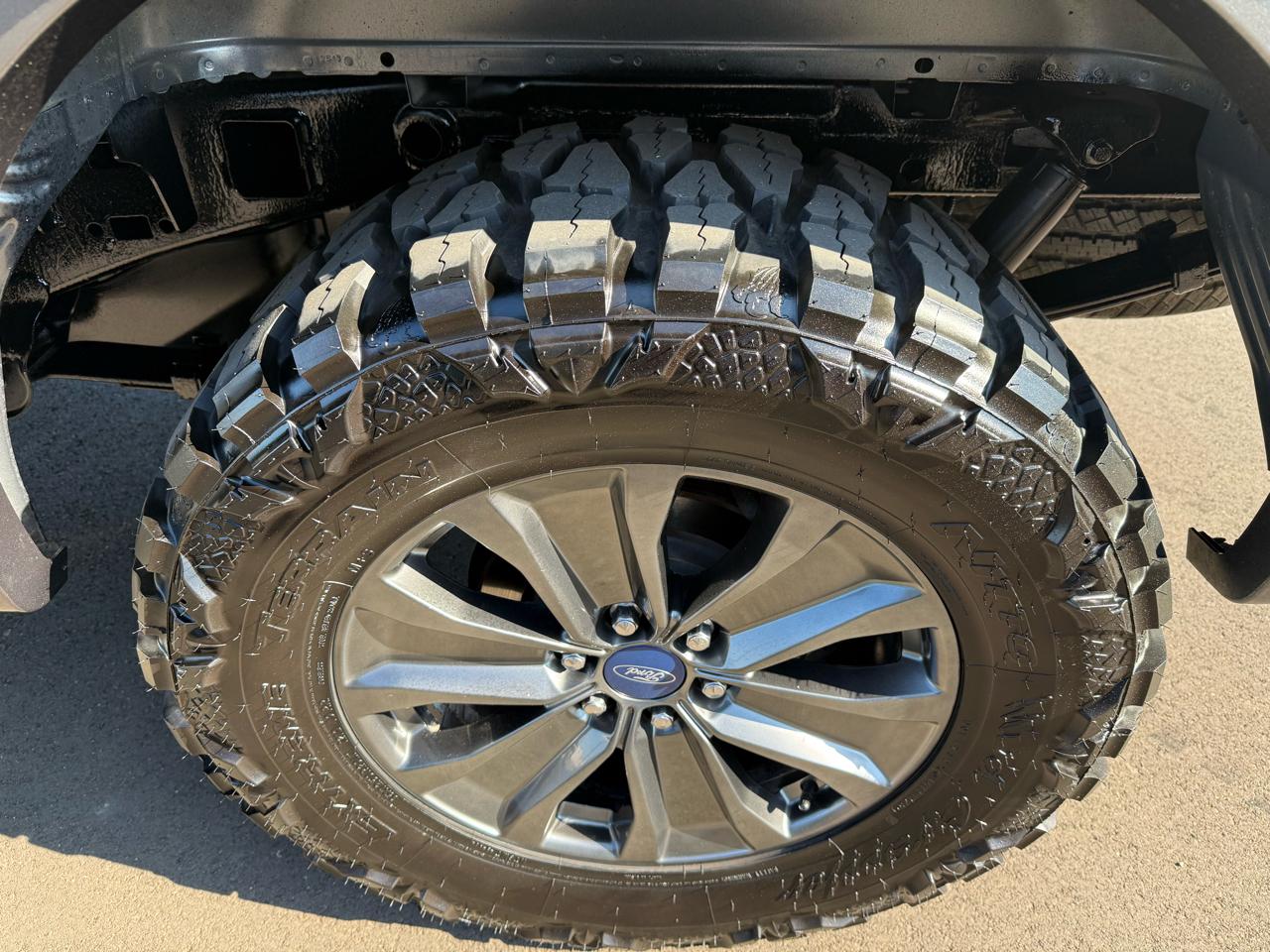 Ford F-150 4WD SuperCrew 139" Lariat 2018