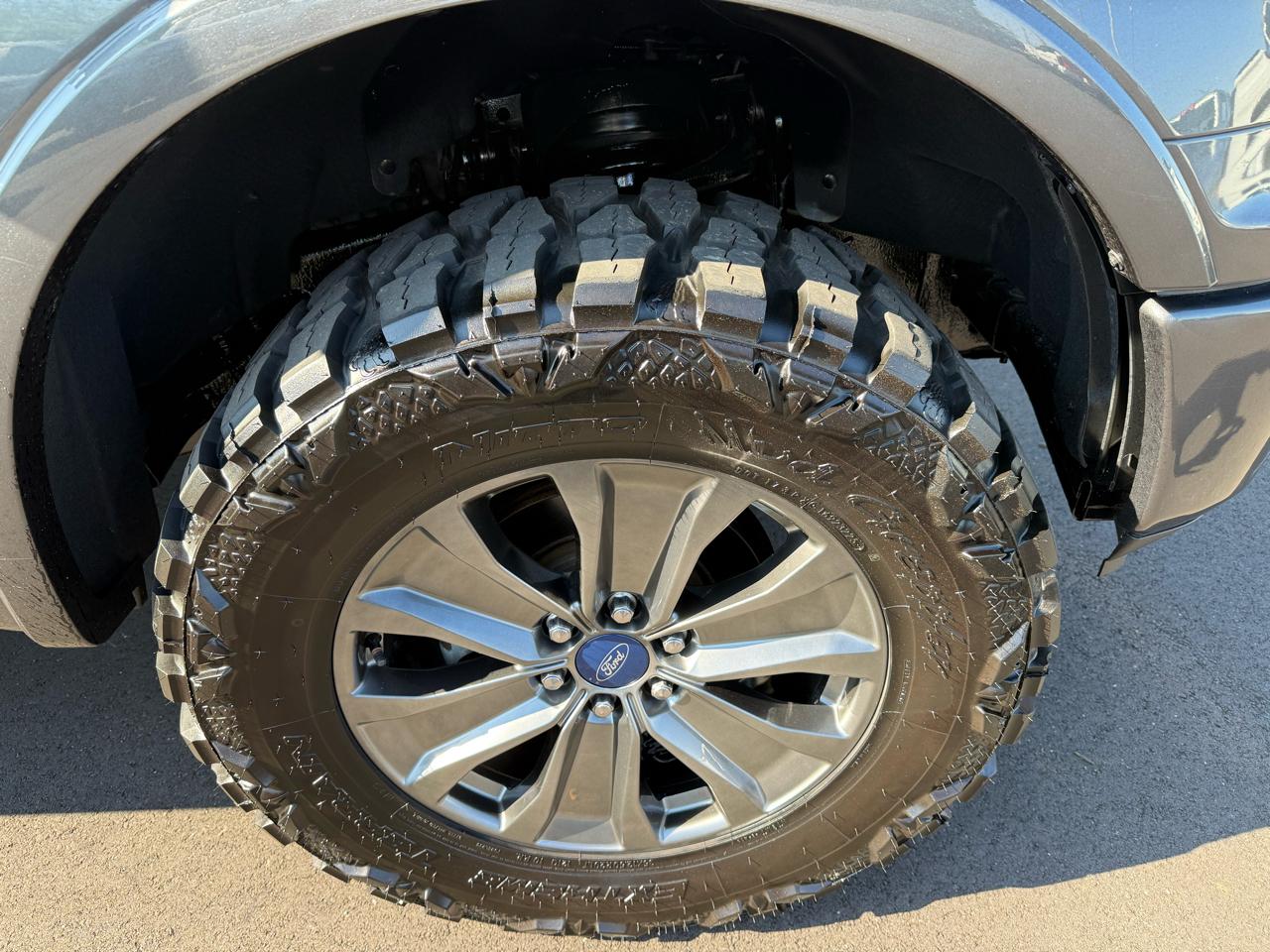 Ford F-150 4WD SuperCrew 139" Lariat 2018