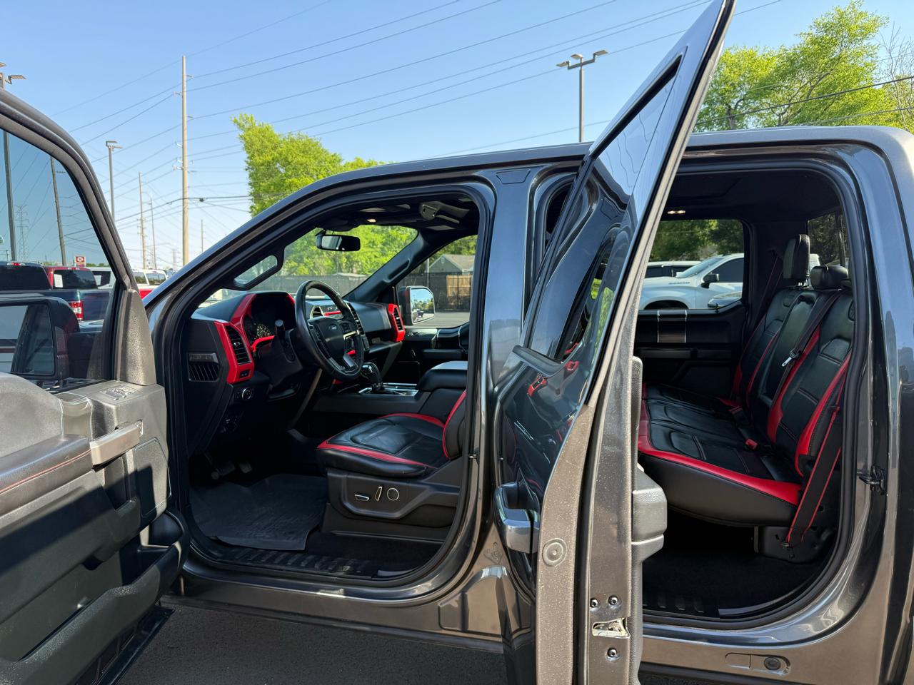 Ford F-150 4WD SuperCrew 139" Lariat 2018