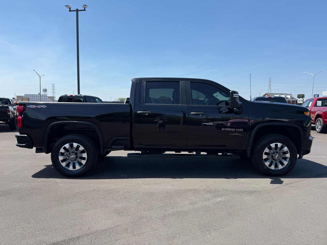 Chevrolet Silverado 2500HD 4WD Crew Cab 159" Custom 2023
