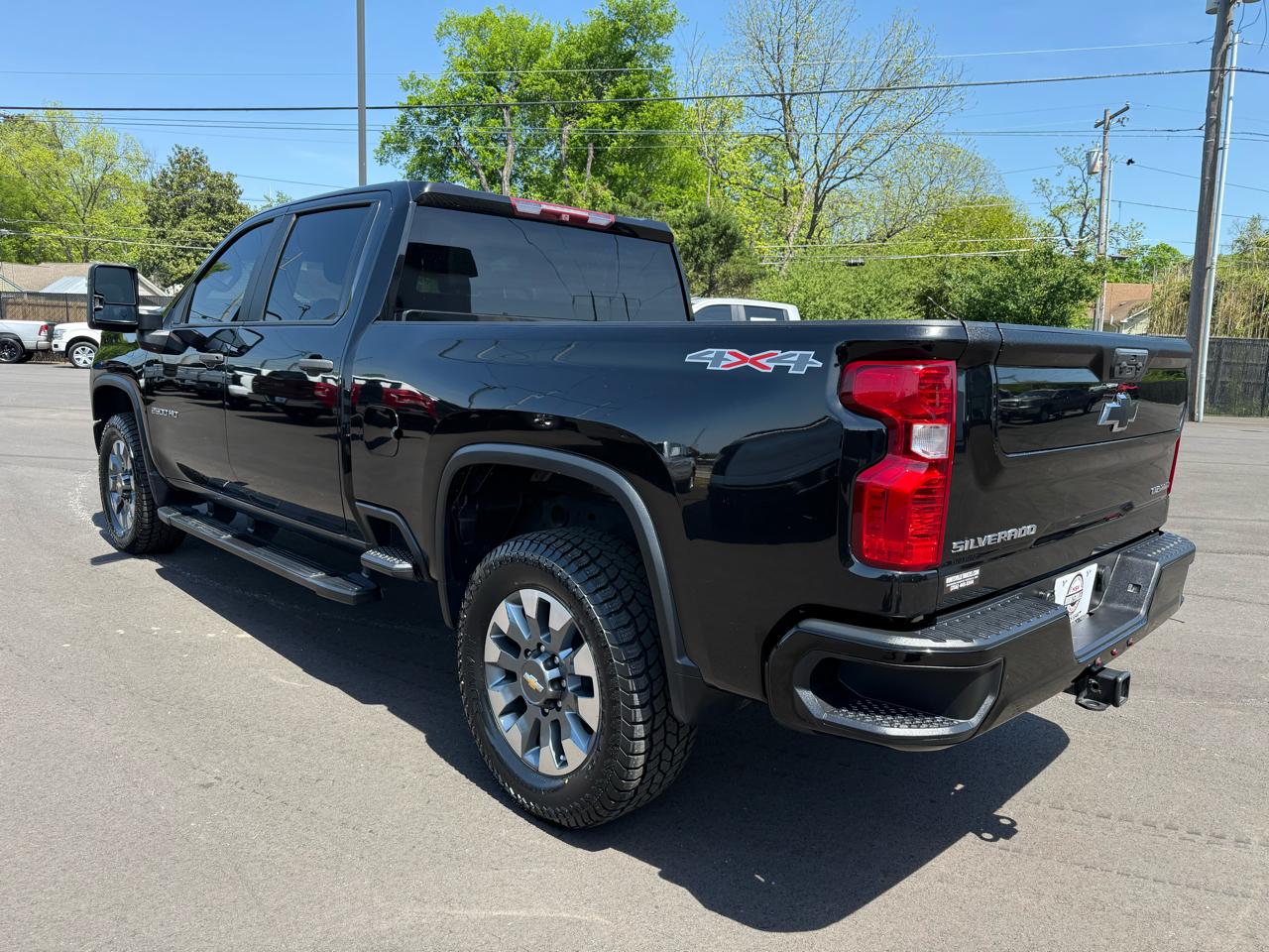 Chevrolet Silverado 2500HD 4WD Crew Cab 159" Custom 2023