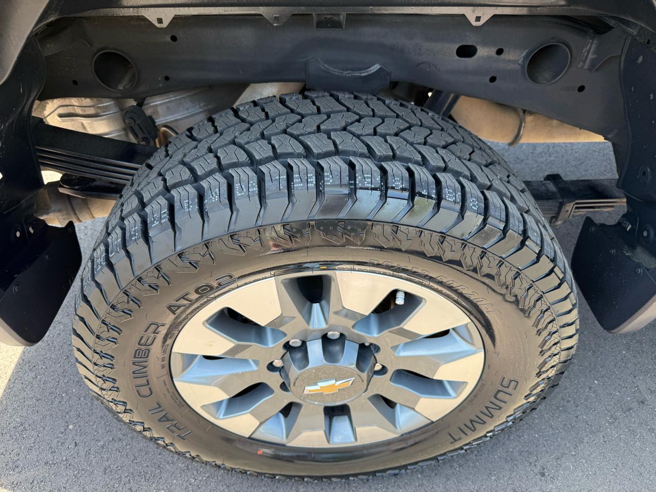 Chevrolet Silverado 2500HD 4WD Crew Cab 159" Custom 2023