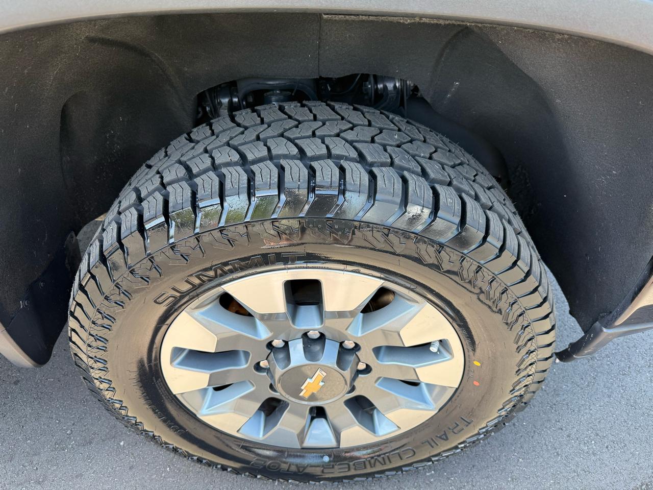 Chevrolet Silverado 2500HD 4WD Crew Cab 159" Custom 2023