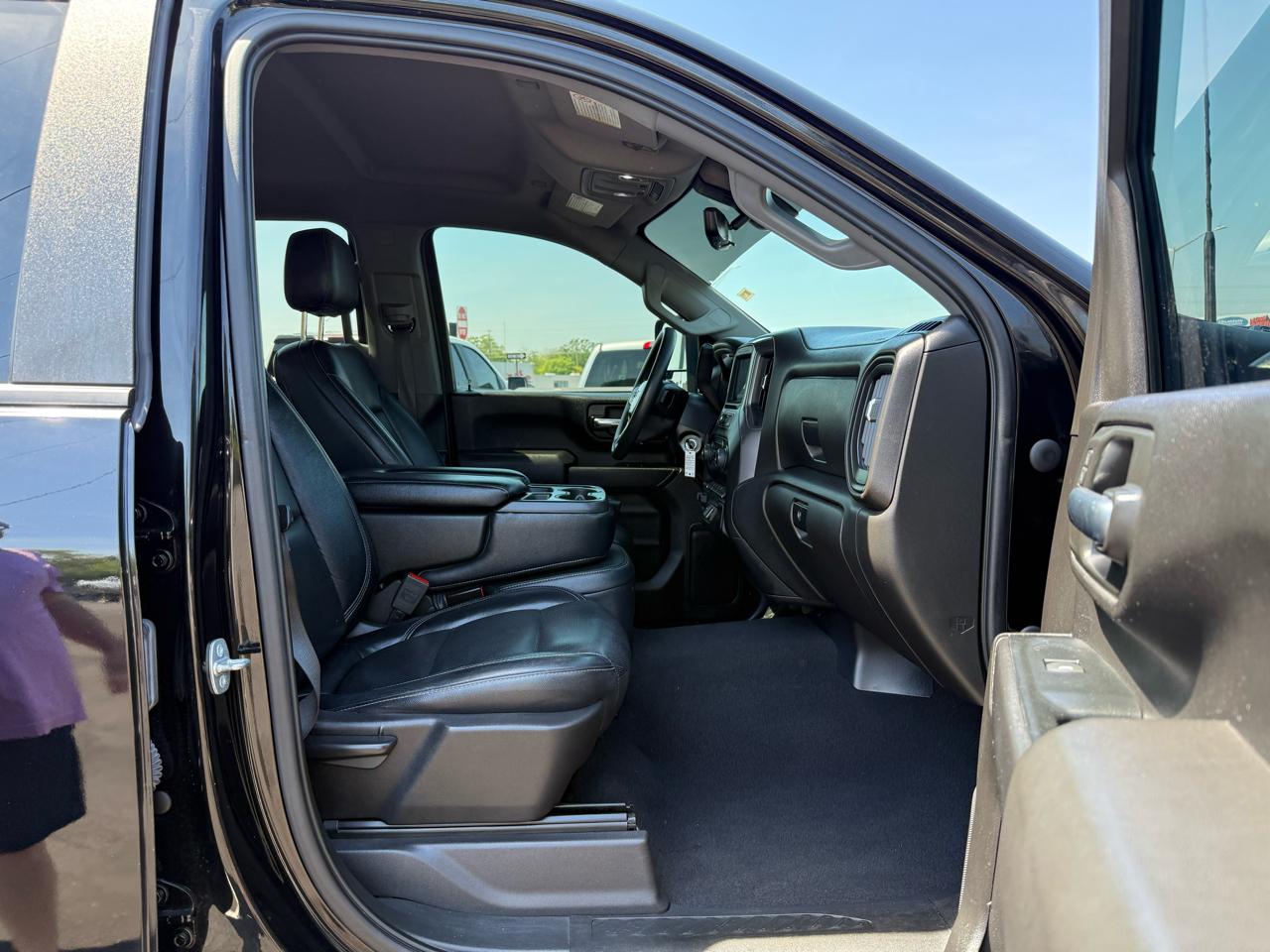 Chevrolet Silverado 2500HD 4WD Crew Cab 159" Custom 2023