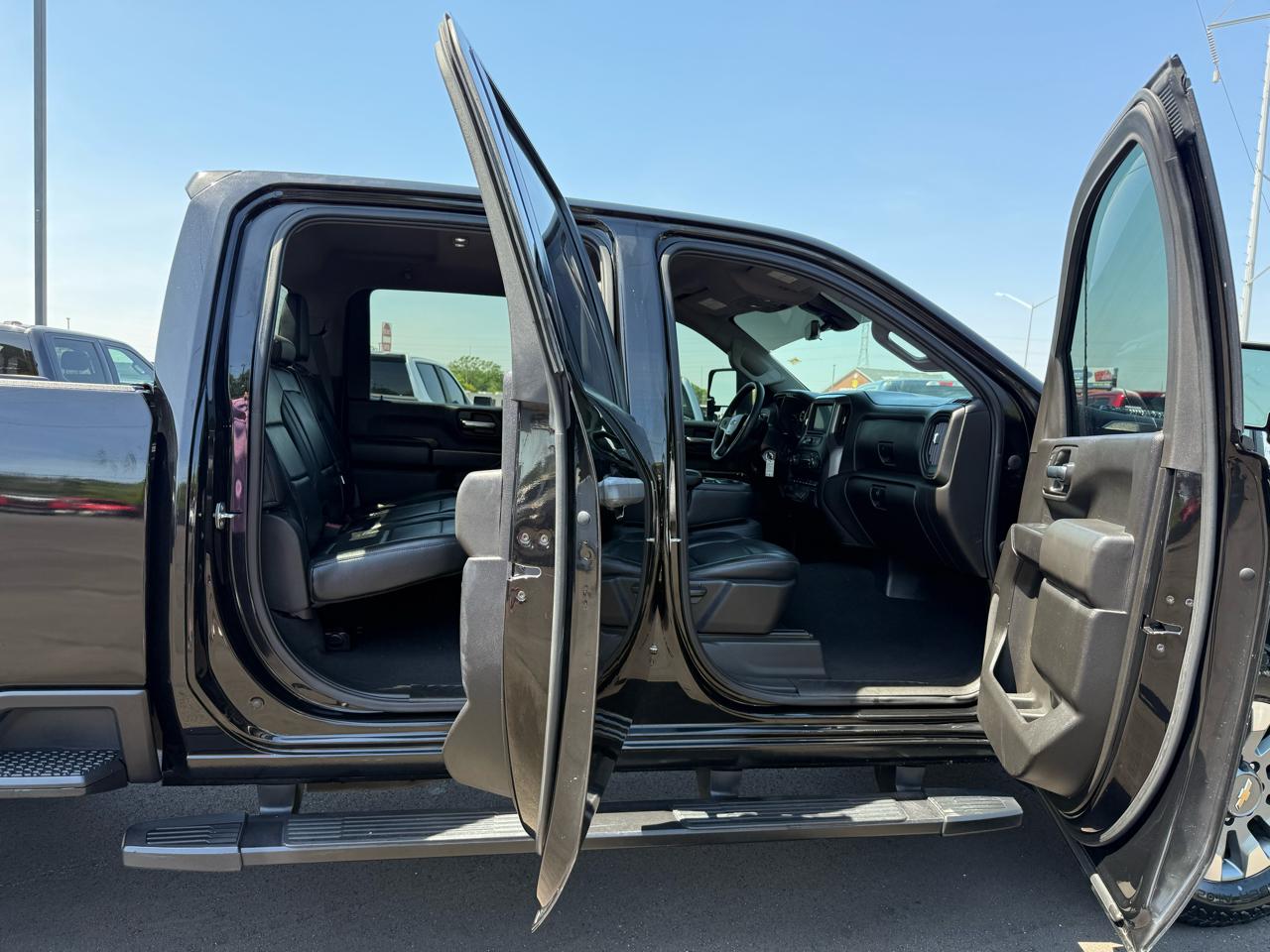 Chevrolet Silverado 2500HD 4WD Crew Cab 159" Custom 2023