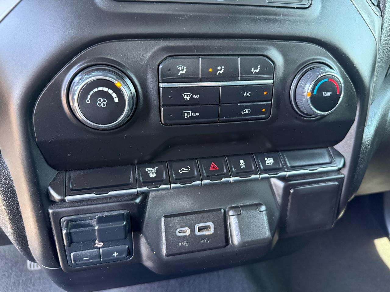 Chevrolet Silverado 2500HD 4WD Crew Cab 159" Custom 2023