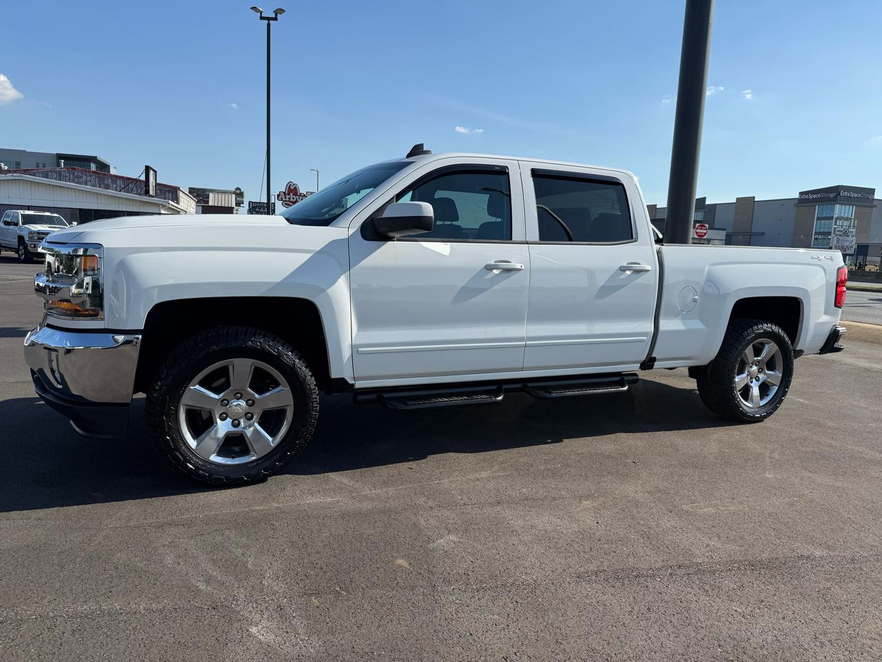 Chevrolet Silverado 1500 4WD Crew Cab 147" LT w/1LT 2018