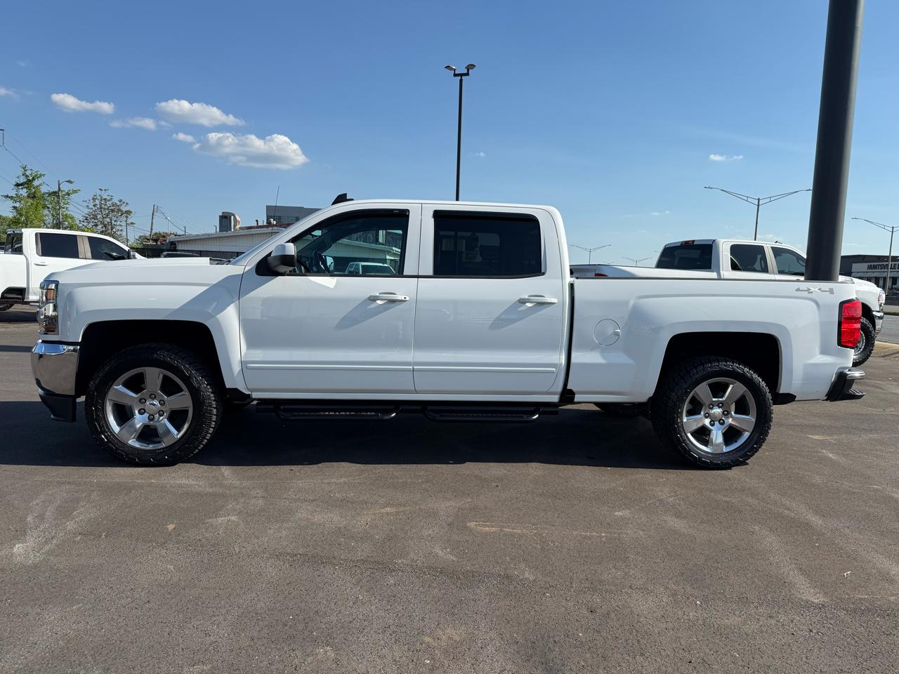 Chevrolet Silverado 1500 4WD Crew Cab 147" LT w/1LT 2018