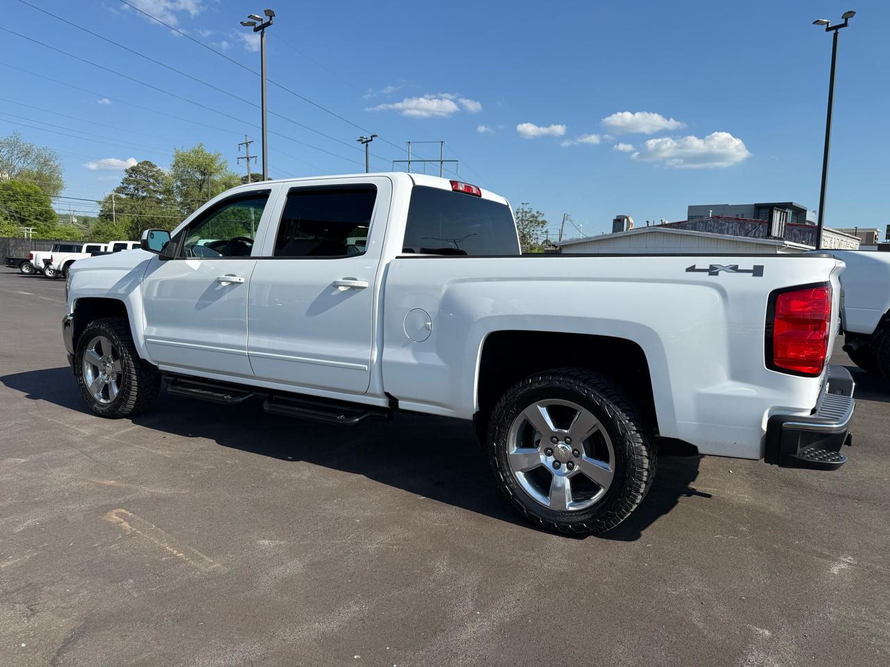Chevrolet Silverado 1500 4WD Crew Cab 147" LT w/1LT 2018