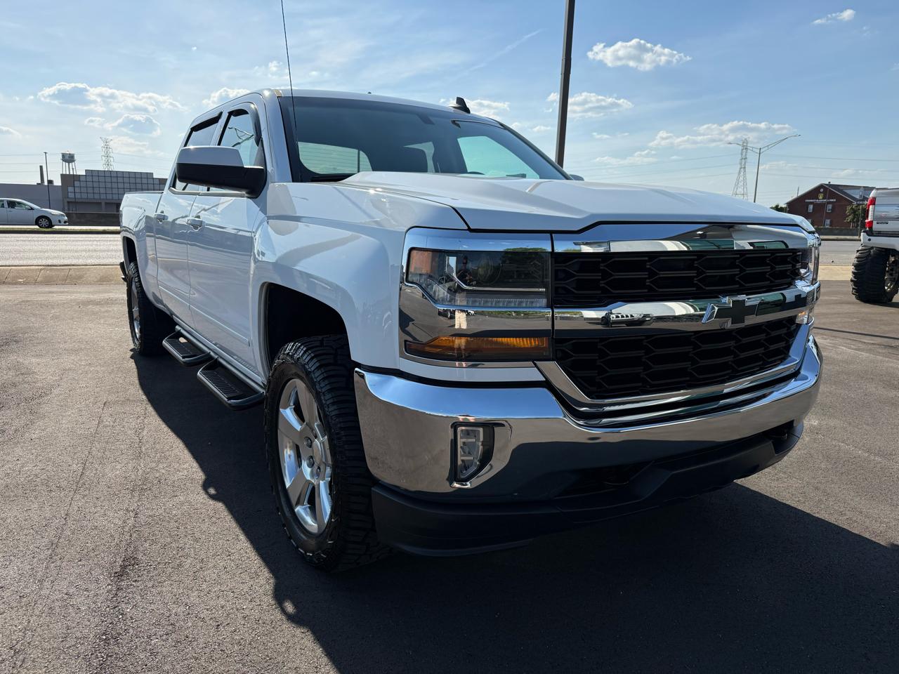 Chevrolet Silverado 1500 4WD Crew Cab 147" LT w/1LT 2018