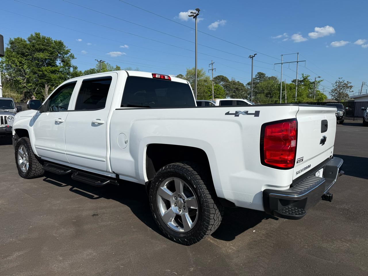 Chevrolet Silverado 1500 4WD Crew Cab 147" LT w/1LT 2018