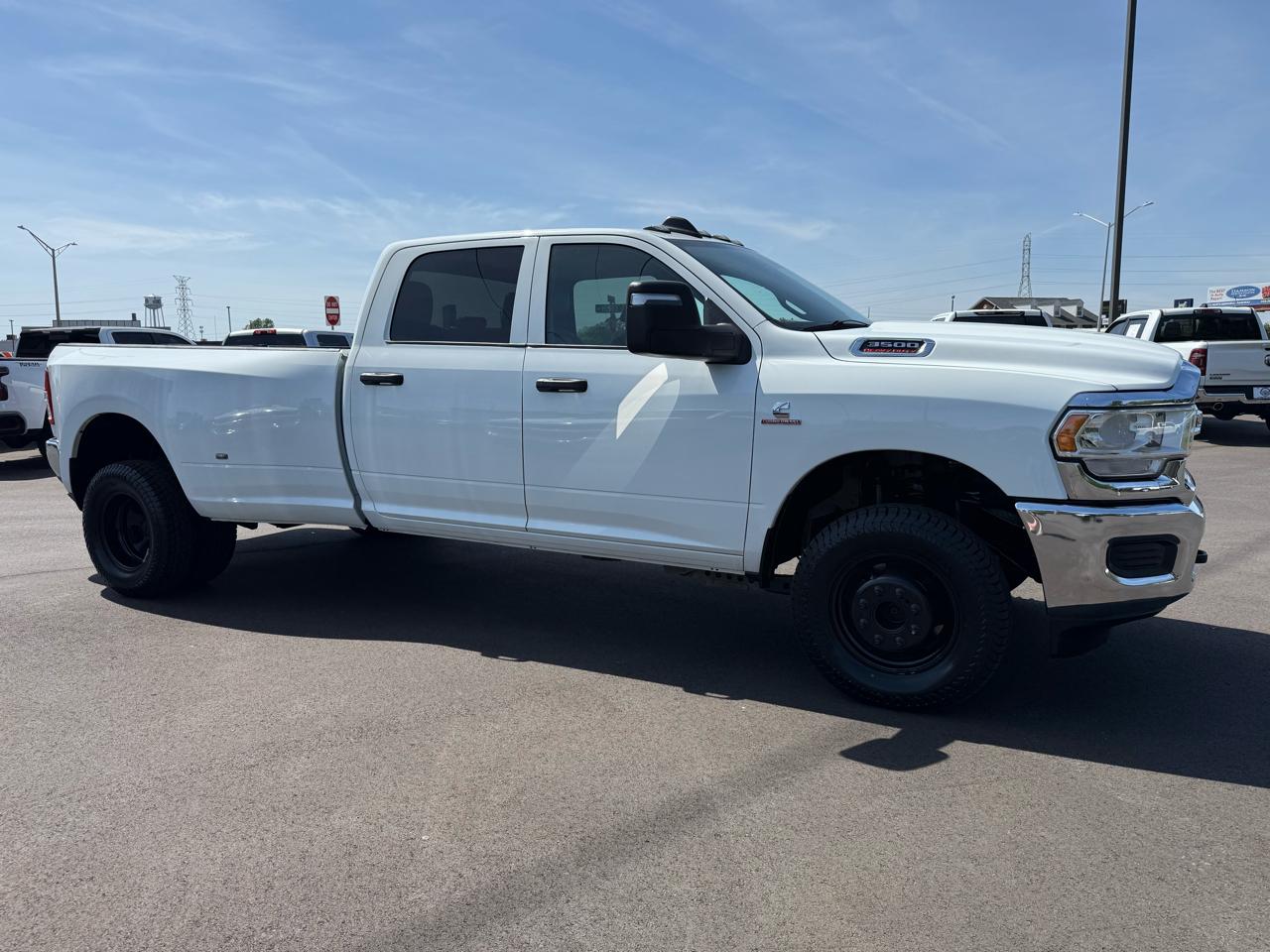 RAM 3500 Tradesman 4x4 Crew Cab 8' Box 2024