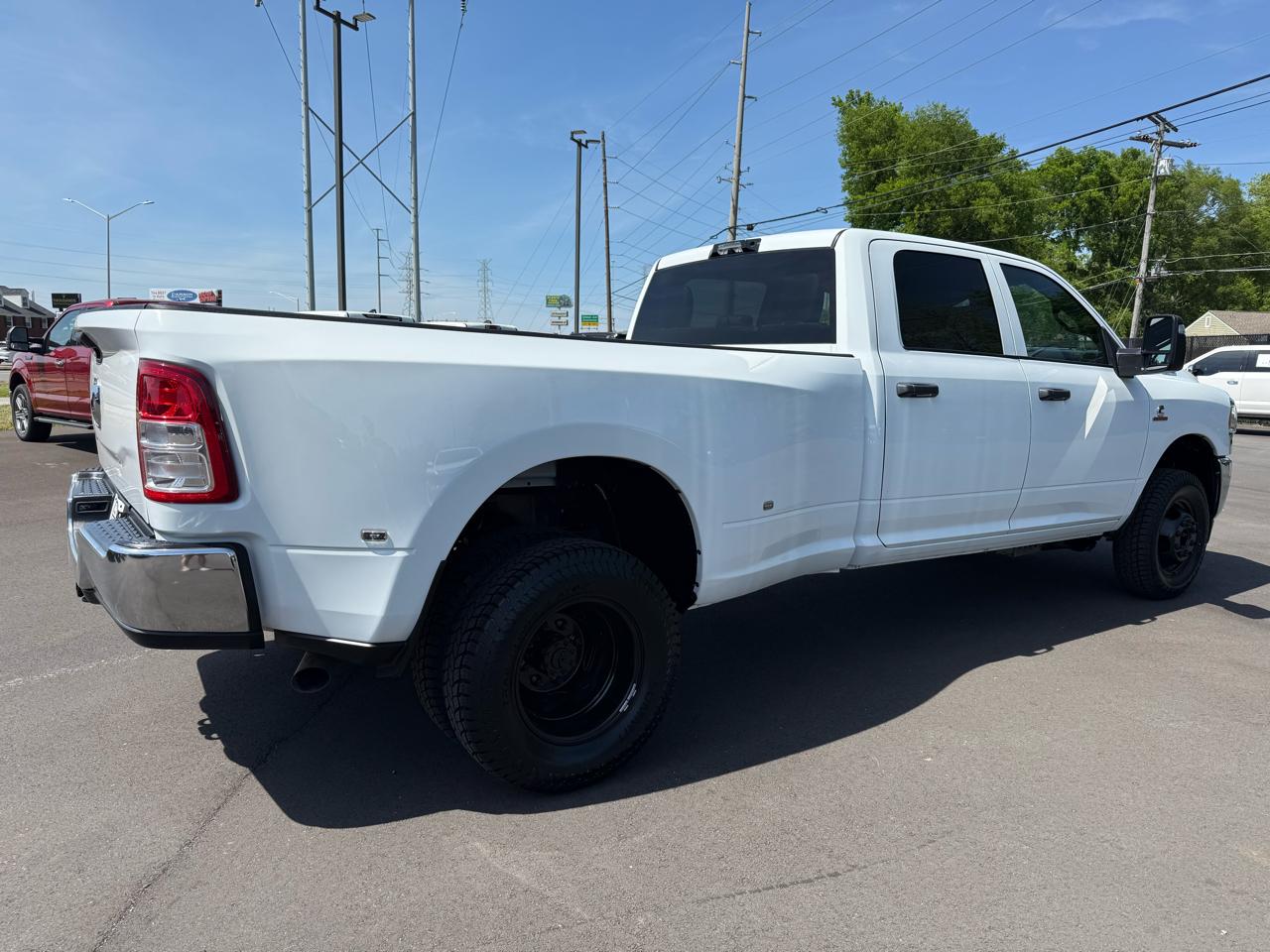 RAM 3500 Tradesman 4x4 Crew Cab 8' Box 2024