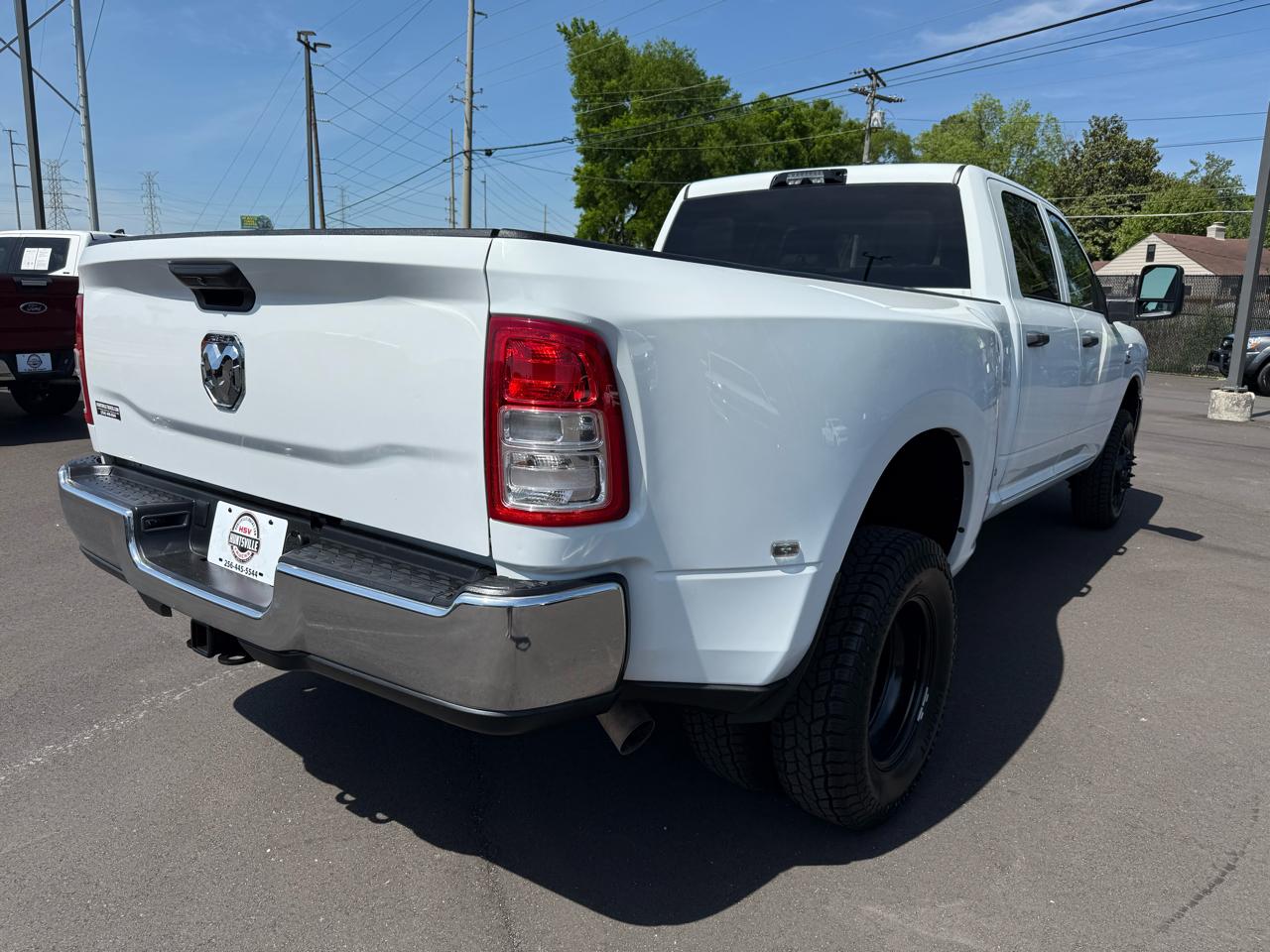 RAM 3500 Tradesman 4x4 Crew Cab 8' Box 2024